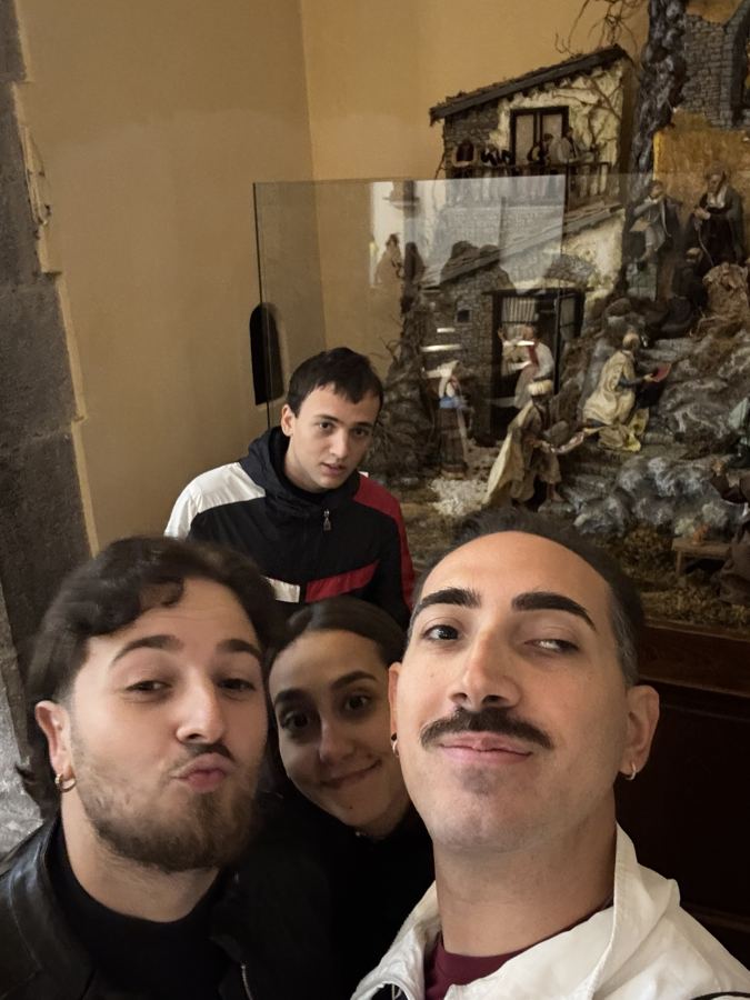 Selfie davanti al presepe